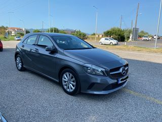 Mercedes-Benz A 180 2016-thumb-1