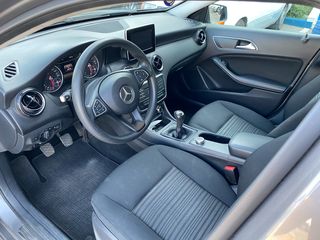 Mercedes-Benz A 180 2016-thumb-9
