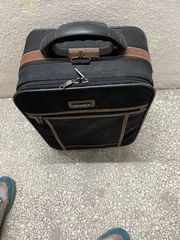 πωλούνται βαλιτσες