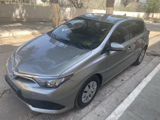 Toyota Auris 2017-thumb-1