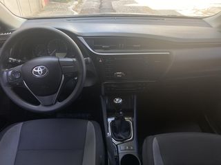 Toyota Auris 2017-thumb-5