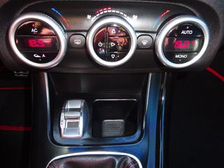Alfa Romeo Giulietta 2012 1.6 JTDM Quadrifoglio look ΕΛΛΗΝΙΚΟ-thumb-9