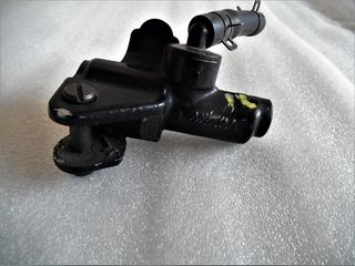 Kawasaki Z750 2007/2012 Kawasaki Z1000 2007/2012 Αντλία/Τρόμπα εμπρός φρένου σε Άριστη κατάστασή!!