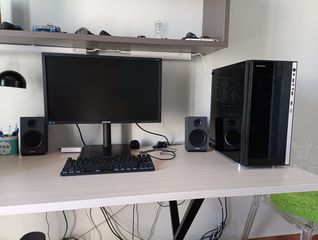 Gaming Pc and screen
