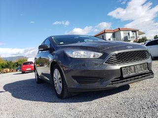 Ford Focus 2015 Με ζημια στο μοτερ-thumb-1