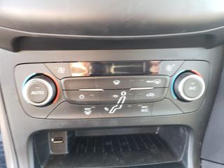 Ford Focus 2015 Με ζημια στο μοτερ-thumb-15