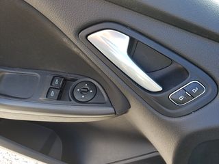 Ford Focus 2015 Με ζημια στο μοτερ-thumb-18