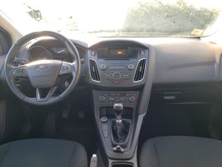 Ford Focus 2015 Με ζημια στο μοτερ-thumb-19