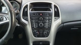 Opel Astra 2012-thumb-12