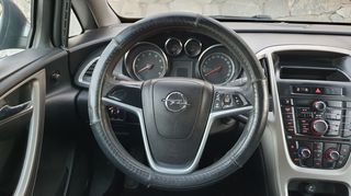 Opel Astra 2012-thumb-11
