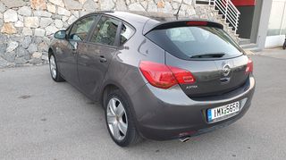 Opel Astra 2012-thumb-5