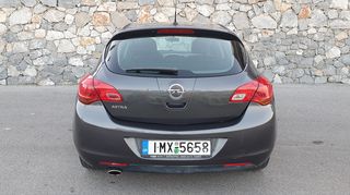 Opel Astra 2012-thumb-6