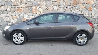 Opel Astra 2012-thumb-4