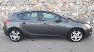 Opel Astra 2012-thumb-3