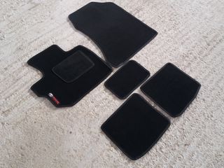 TOYOTA IQ . . .ΠΑΤΑΚΙΑ ΣΕΤ..-thumb-1