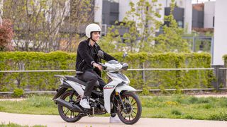 UM 2026 FLASH 125 i CBS UM Made in USA Δωρεάν Μεταφορά!!!-thumb-34
