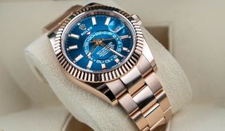 Rolex Replica Sky-Dweller Everose Gold Blue Dial 42mm 