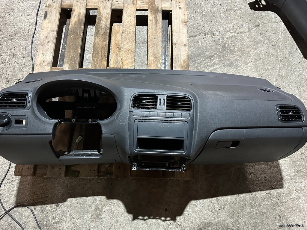 VW POLO 09-14	Ταμπλό 