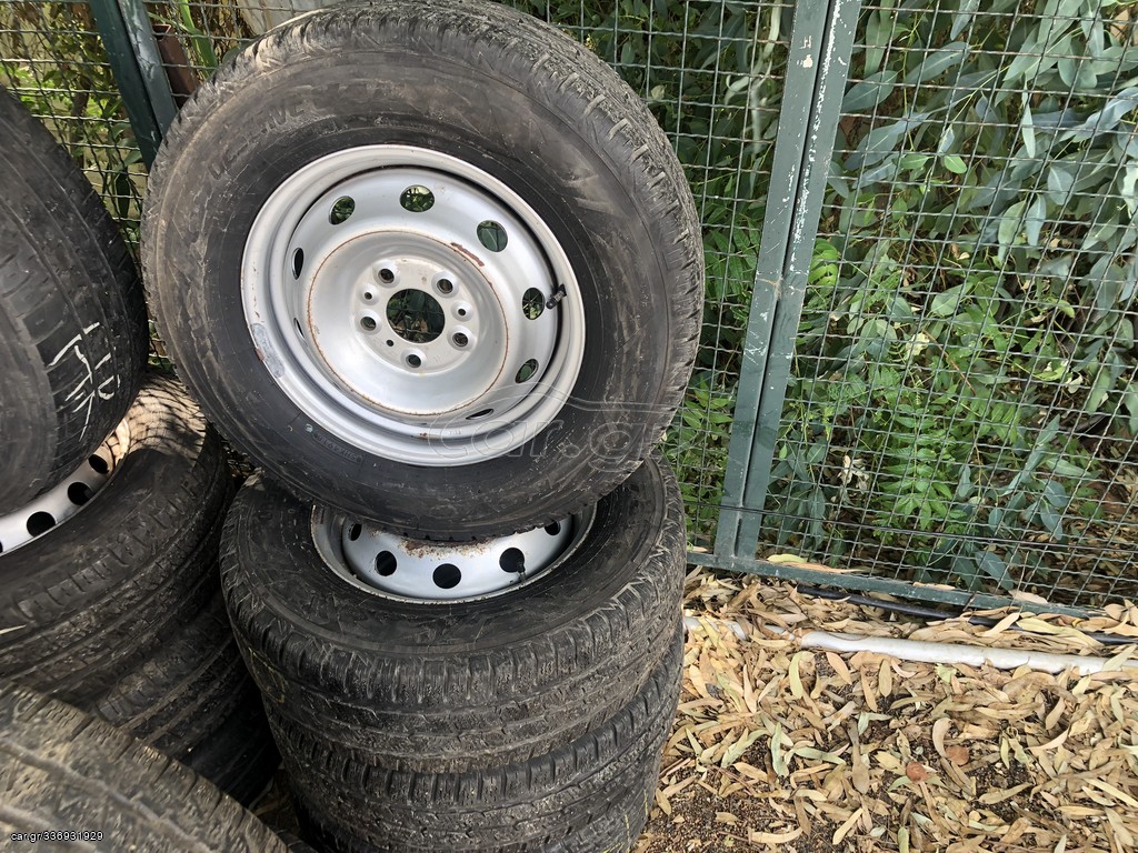 215/70R15C 4ΑΔΑ ΚΟΜΠΛΕ!