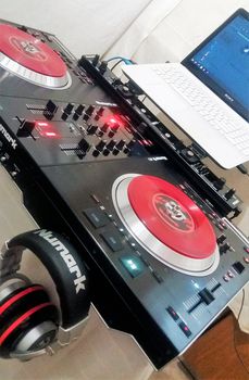 Numark NS7+NSFX Motorized DJ Controller