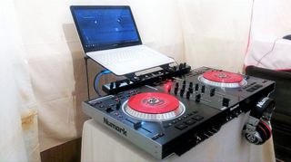 Numark NS7+NSFX Motorized DJ Controller-thumb-2