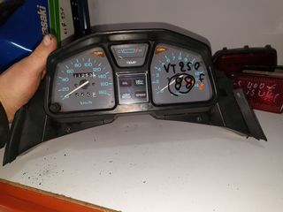 Honda vt 250f κοντέρ