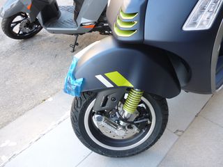 Vespa GTS Super Tech 300 2025 MY24 + Accessories Pack !!!! *** 36 ΜΗΝΕΣ ΑΤΟΚΑ ***-thumb-7