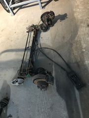 VW PASSAT ‘03 Άξονας πίσω με δίσκους σε άριστη κατάσταση γνήσια!!!