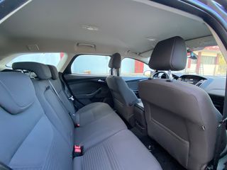 Ford Focus 2015-thumb-18