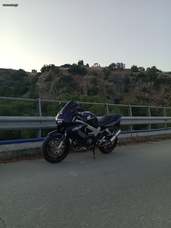 Honda VTR 1000 2004 V-Twin