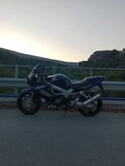 Honda VTR 1000 2004 V-Twin-thumb-1