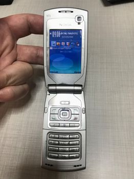 Nokia n71.      