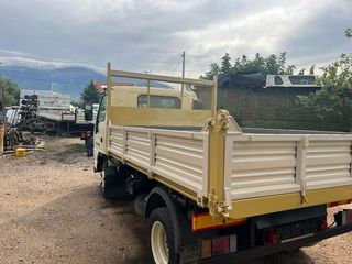 Ανατροπή Isuzu 2008 NPR-thumb-3