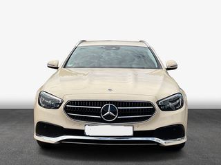 Mercedes-Benz E 220 2023-thumb-1