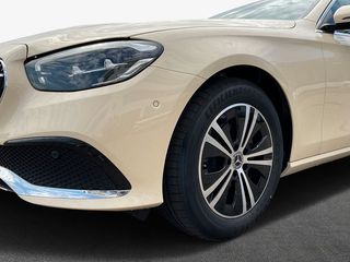 Mercedes-Benz E 220 2023-thumb-3