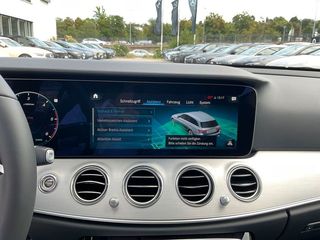 Mercedes-Benz E 220 2023-thumb-10