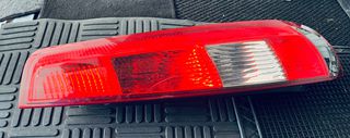 FORD FIESTA πισω αριστερο φαναρι 10ευρω (μικρο ραγισμα)-thumb-2