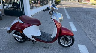 Daelim Bonita 2011-thumb-1