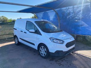 Ford Transit Courier '21