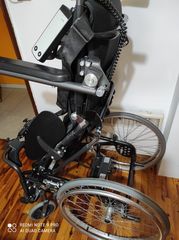 Αναπηρικό αμαξίδιο ορθοστάτης 