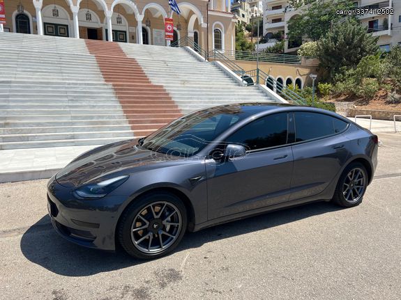 Tesla Model 3 '21 SR+ / Sport Rims / Self-Driving