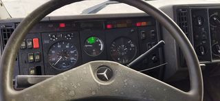 Mercedes-Benz 1997 1748-thumb-5