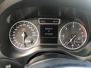 Mercedes-Benz A 180 2015 diesel-thumb-10