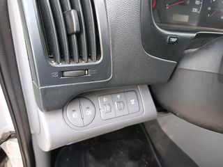 Hyundai H-1 2012-thumb-16