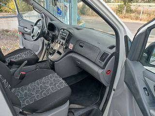Hyundai H-1 2012-thumb-21