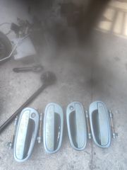 Χερούλια Daewoo nubira 2003 20 euro το ένα 