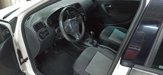 Volkswagen Polo 2011-thumb-13