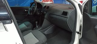 Volkswagen Polo 2011-thumb-14