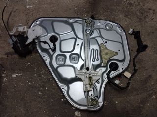 Hyundai i30.(07-11). Πίσω δεξιό μεταλλικό ταμπλό πόρτας με κλειδαριά πόμολο κ γρύλο.-thumb-1