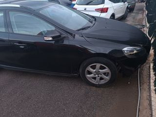 Volvo V40 Cross Country 2015 1.6D KINETIC AUTO XENON-thumb-5
